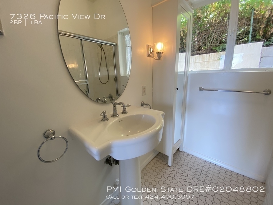 7326 Pacific View Dr - Photo 17