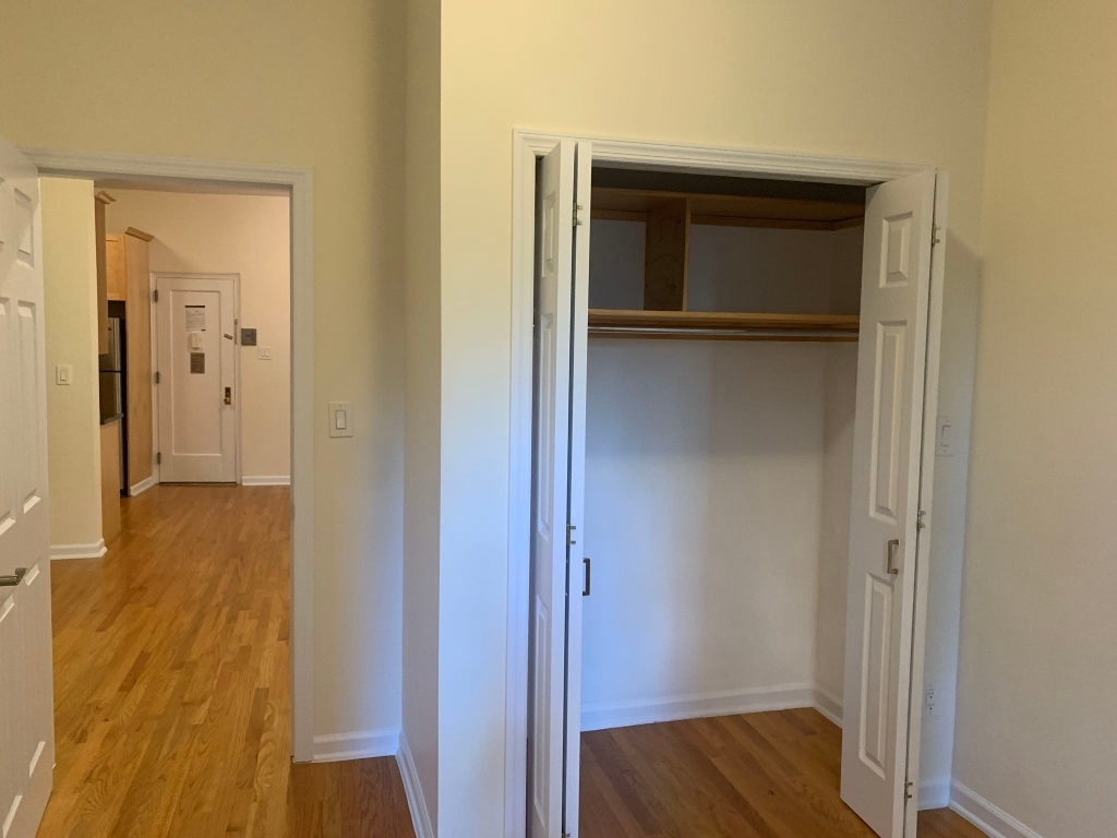 212 Grand Street - Photo 8