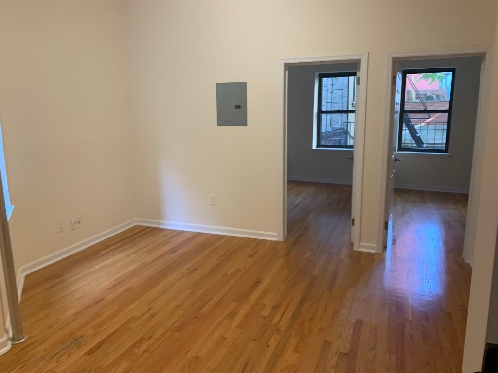 212 Grand Street - Photo 4