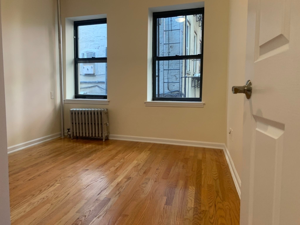 212 Grand Street - Photo 7