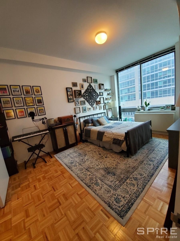 455 West 37th Street - Photo 5