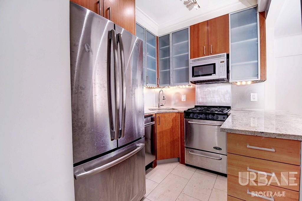 10 West 74th Street - Photo 2