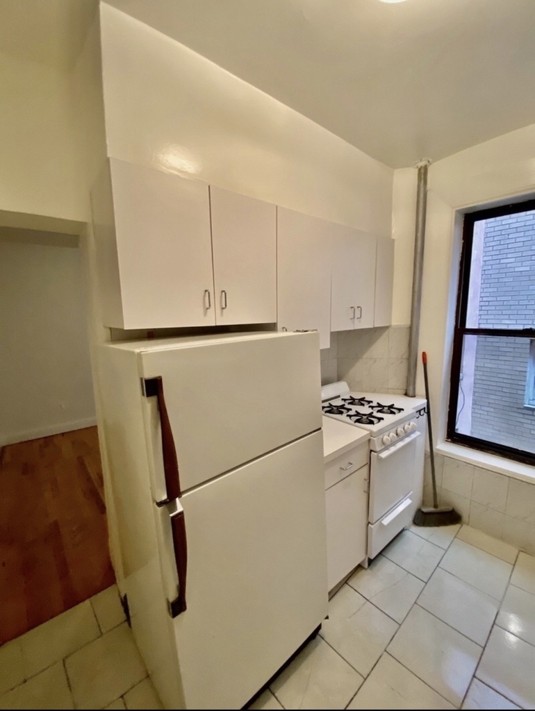 345 East 83rd Street Apt 13 - Photo 8