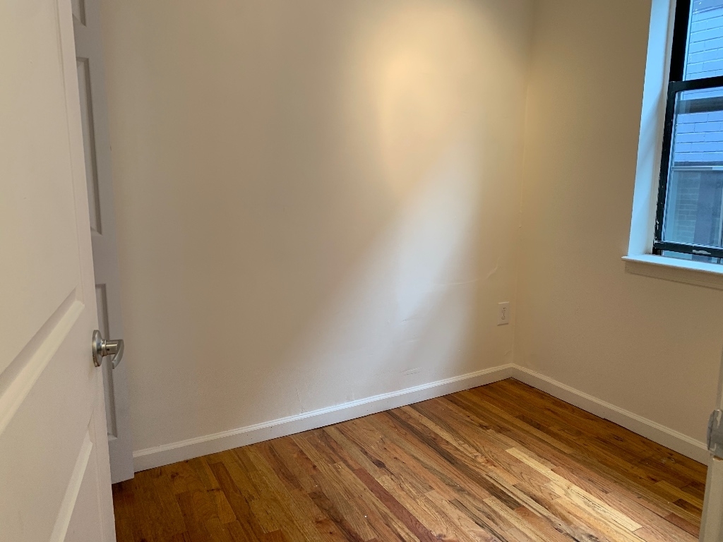 540 East 5th Street - Photo 3