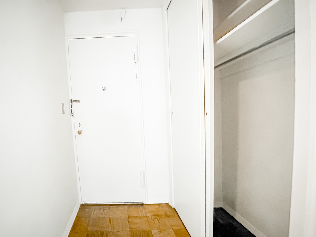 240 East 35th Street - Photo 6