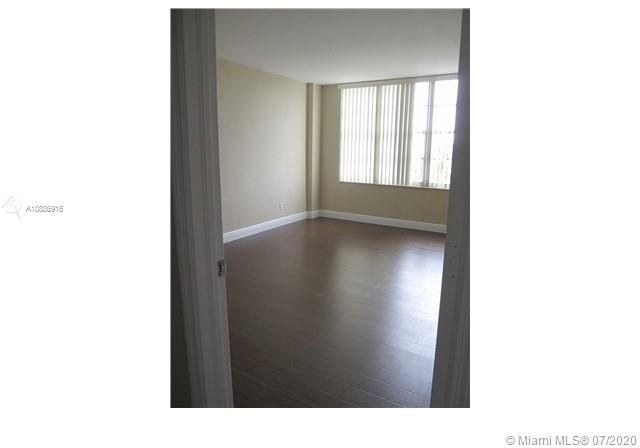 5600 Collins Ave - Photo 4