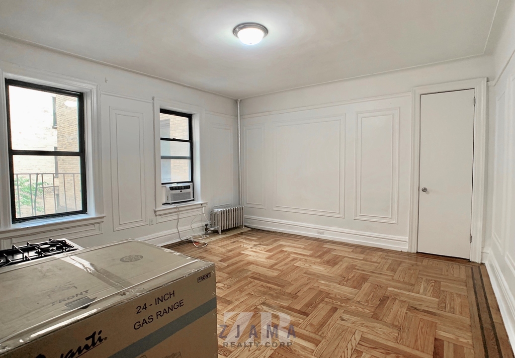 465 Ocean Avenue - Photo 2