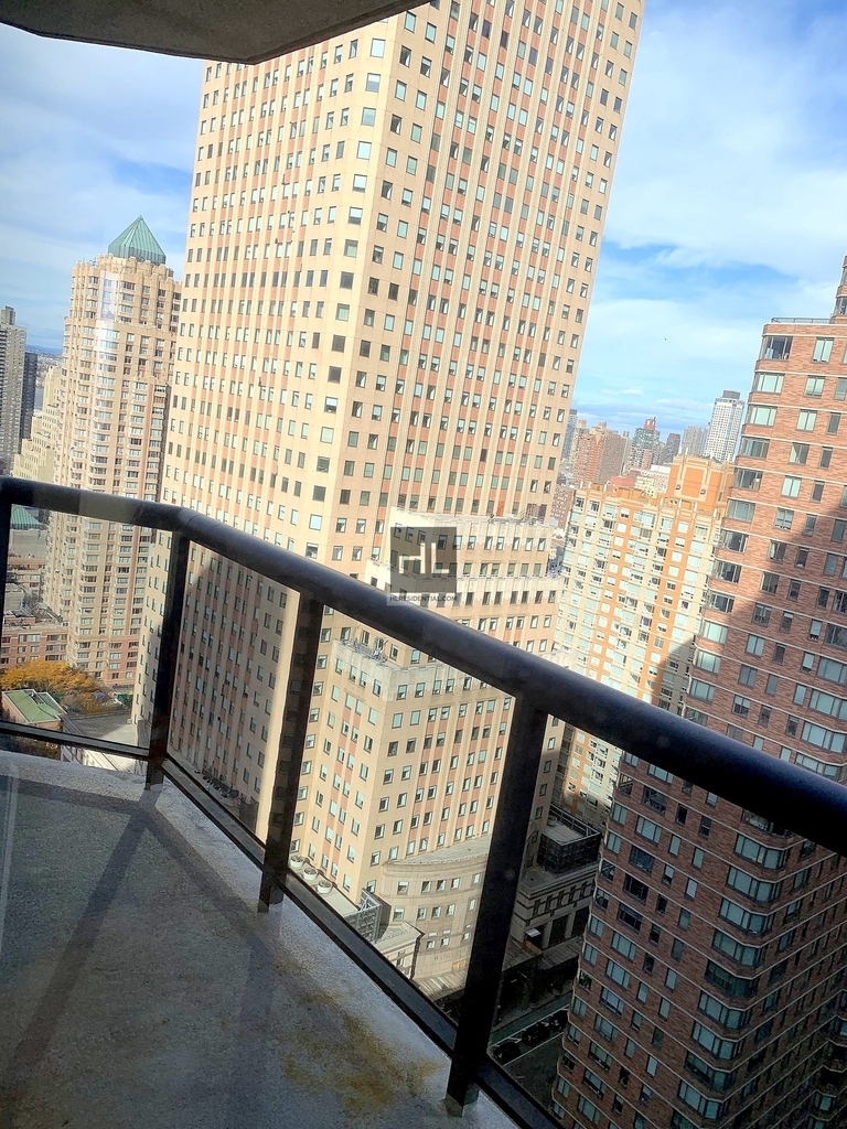 West 48 Street - Photo 12