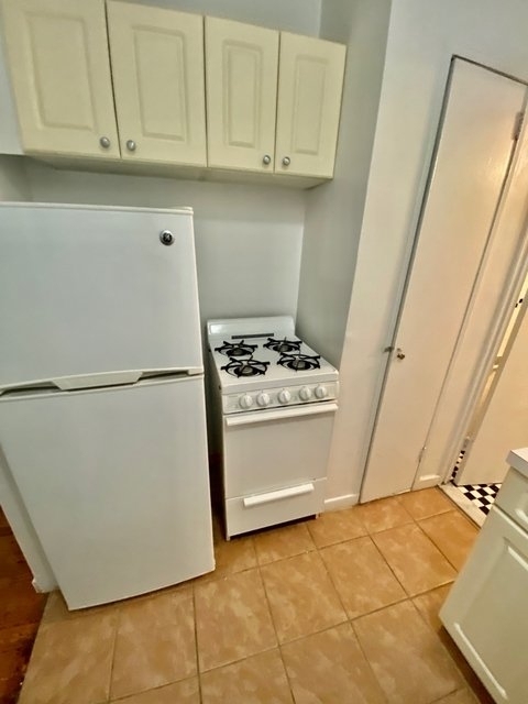 304 East 38th Street  - Photo 3