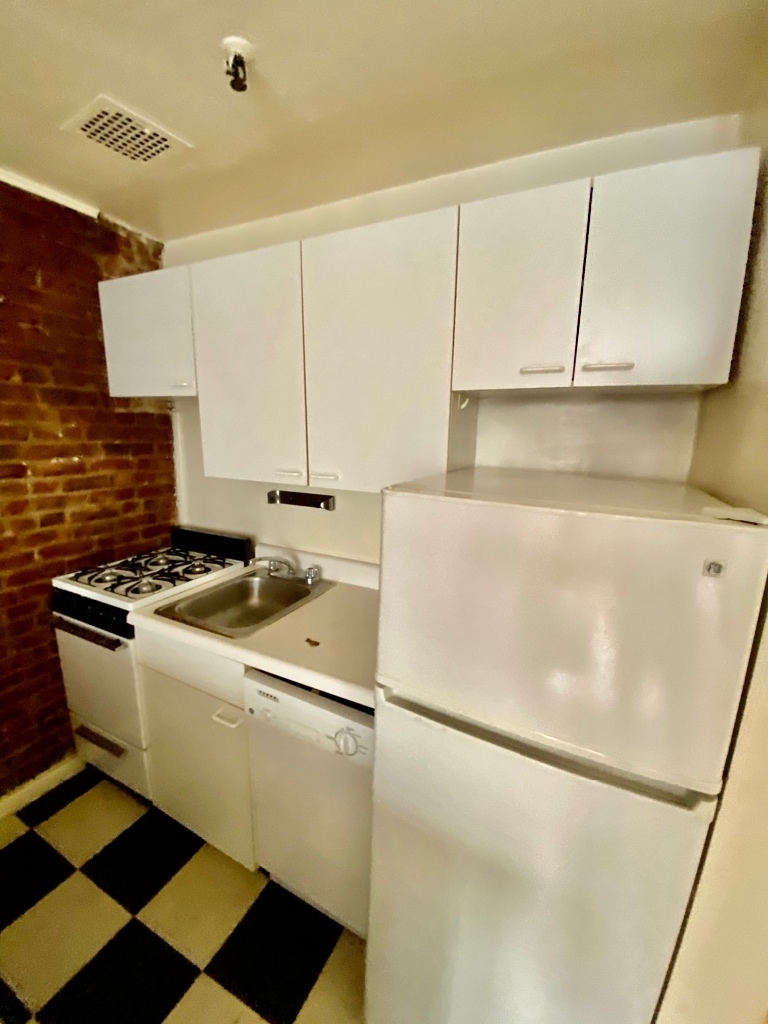 314 West 89th Street - Photo 7