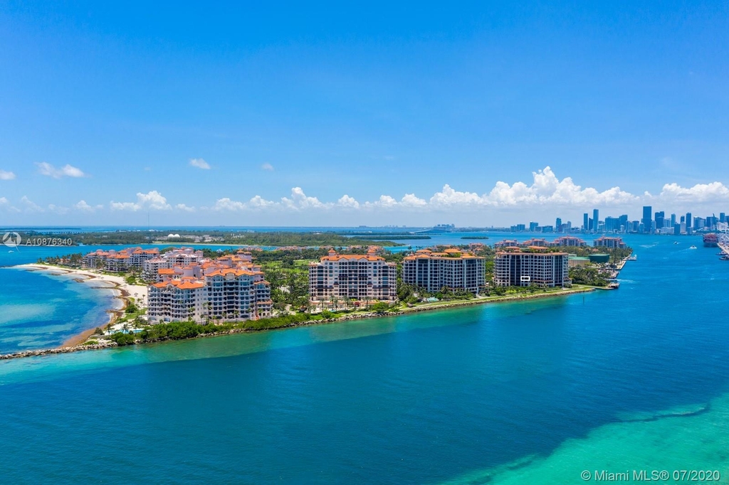 6835 Fisher Island Dr - Photo 45