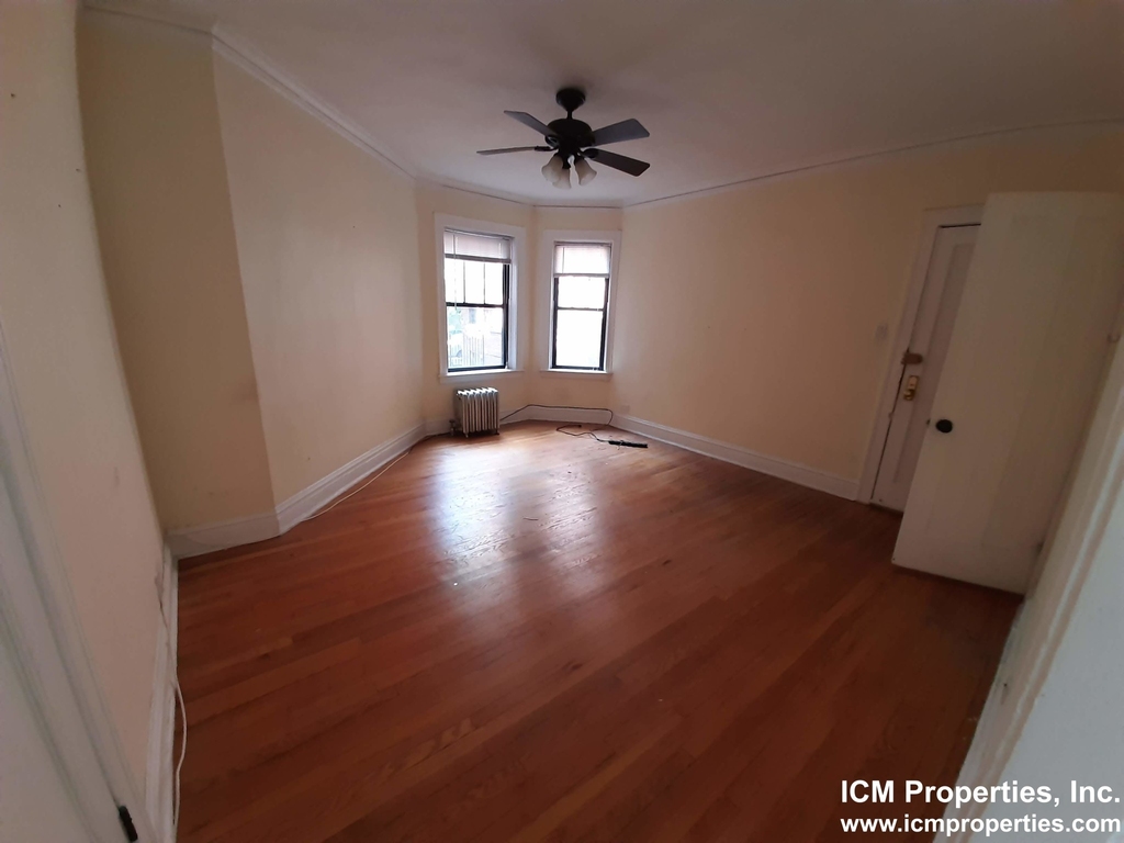 4715 North Leavitt St. - Photo 2