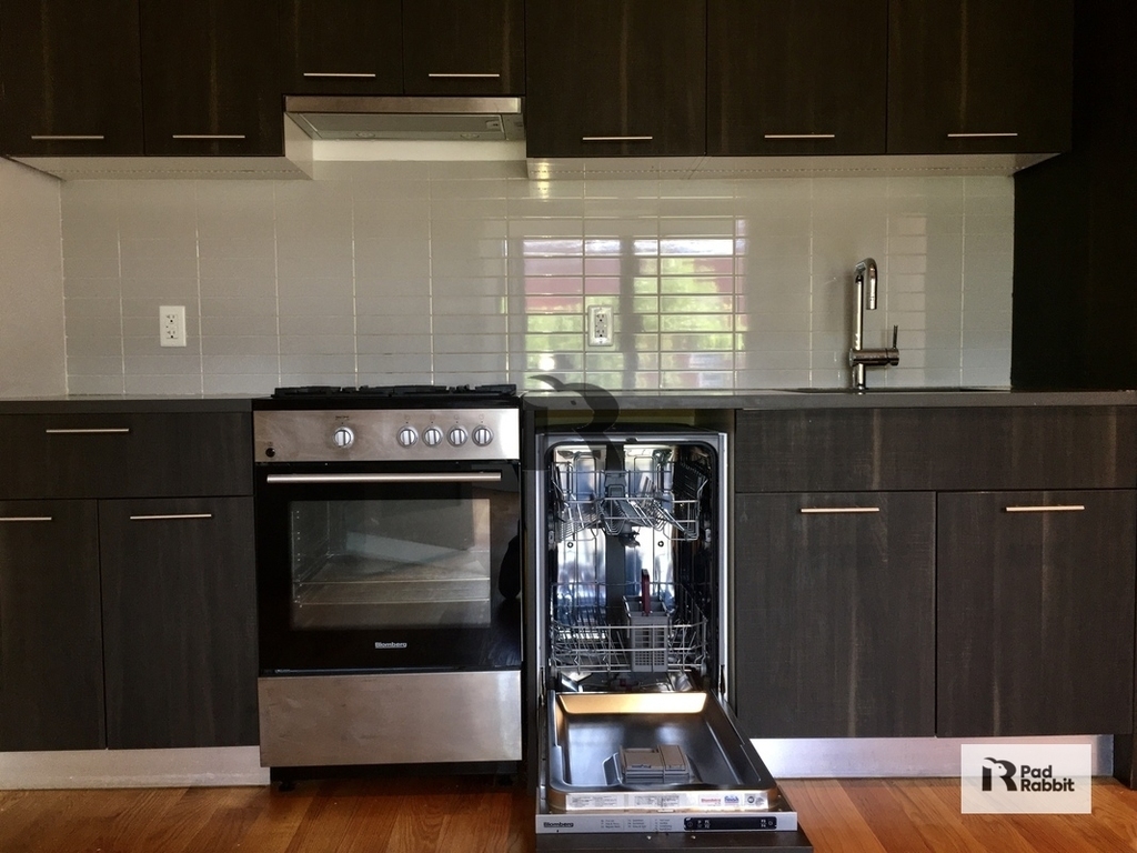 169 Graham Avenue - Photo 2