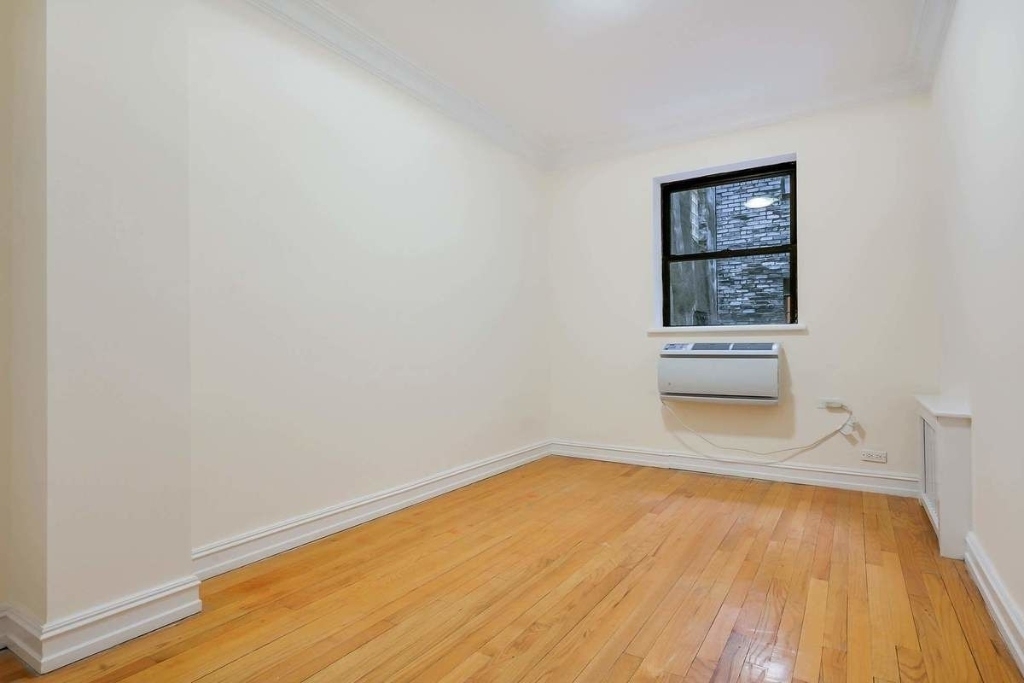 235 East 46th Street - Photo 7