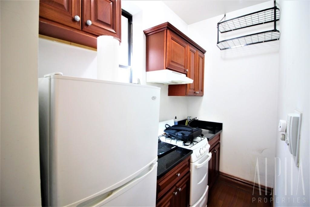 502 East 89th Street - Photo 2