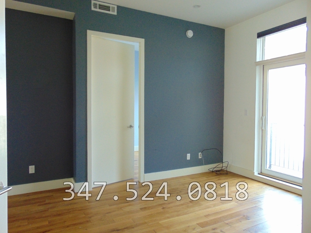 73 Montrose Avenue - Photo 2