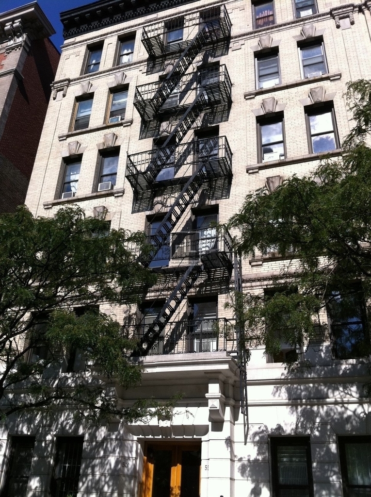 East 95th Street - Photo 12