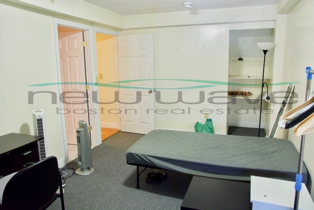 403 Massachusetts Ave. - Photo 3