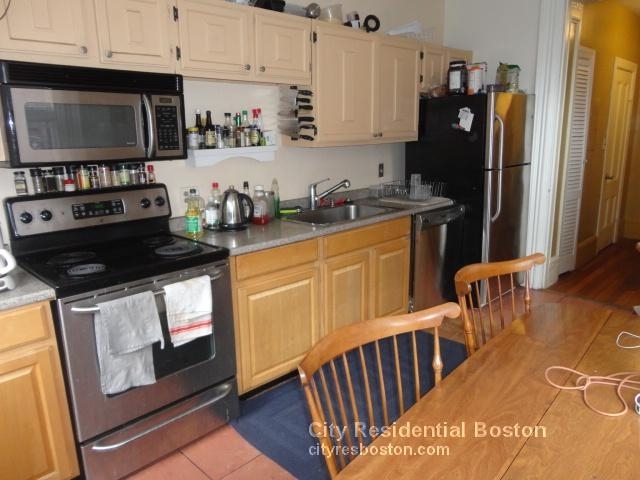 522 Massachusetts Ave. - Photo 3