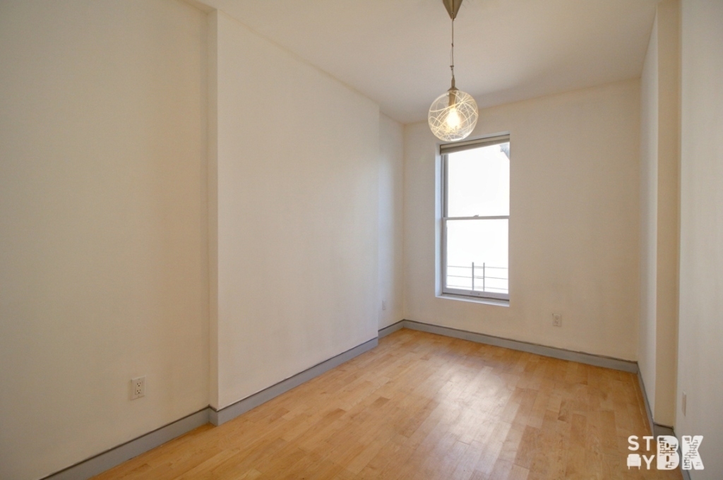 230a 6th Avenue - Photo 6