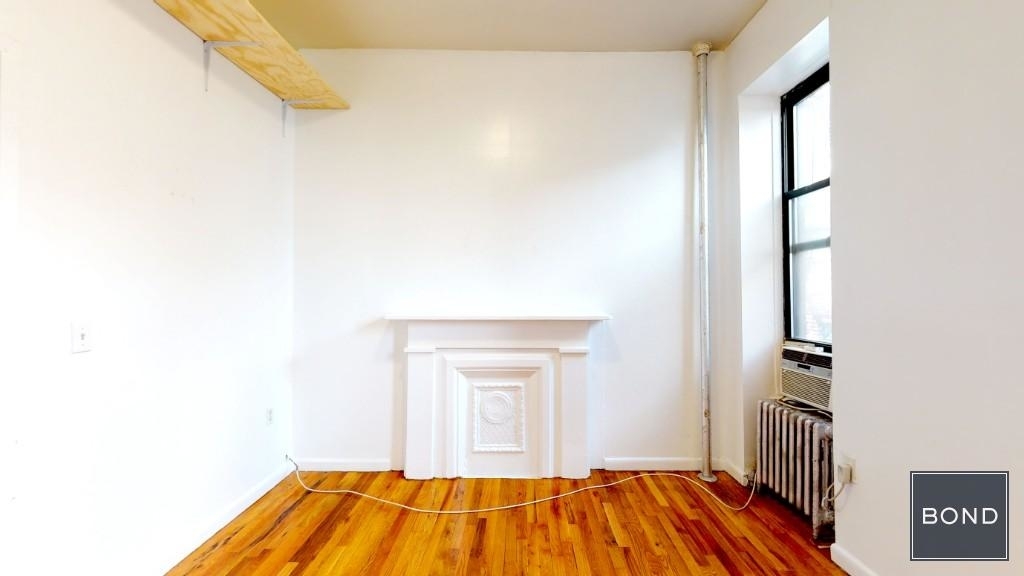 309 West 47th Street - Photo 3