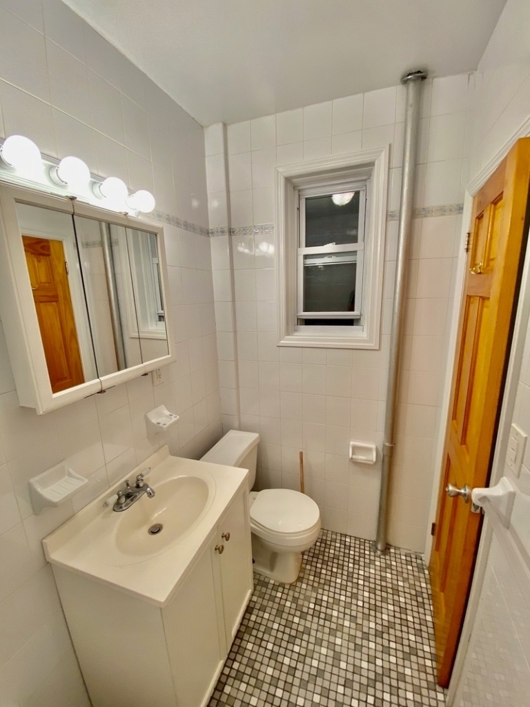 323 East 85th Street 3C - Photo 4