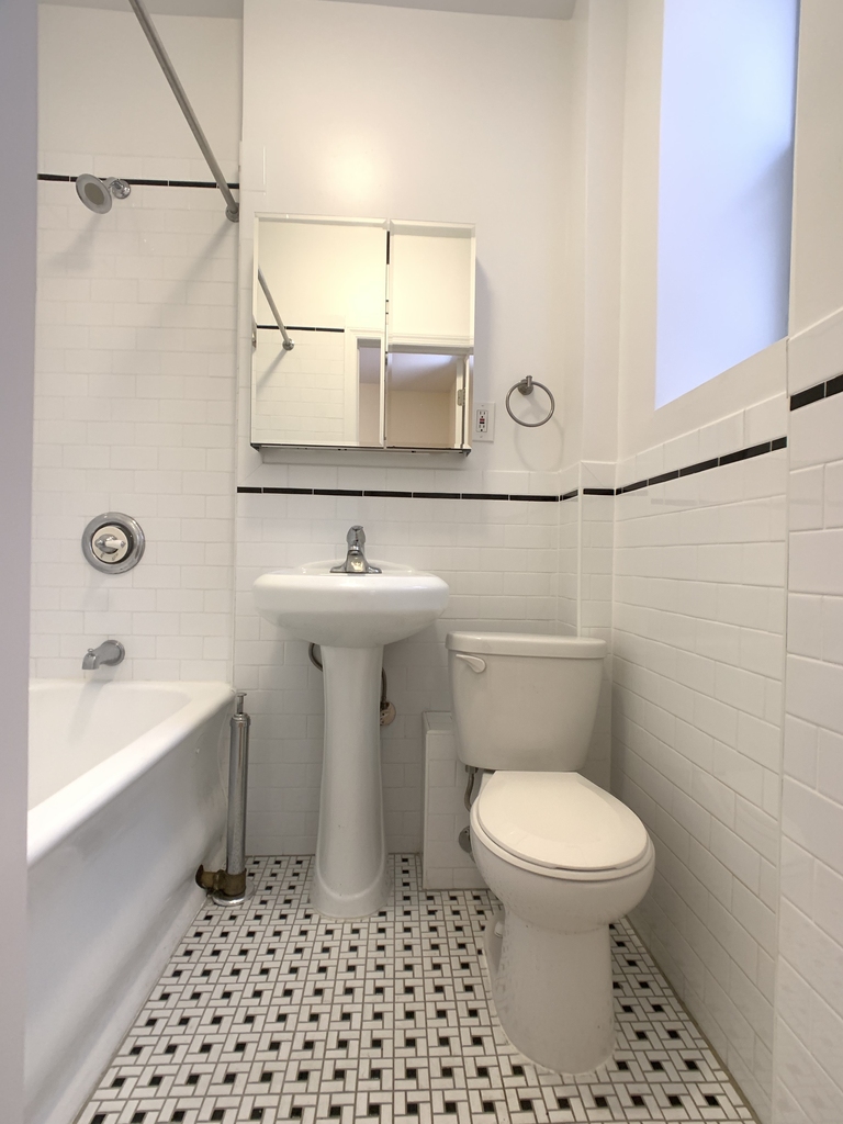 305 West 45th St - Photo 8