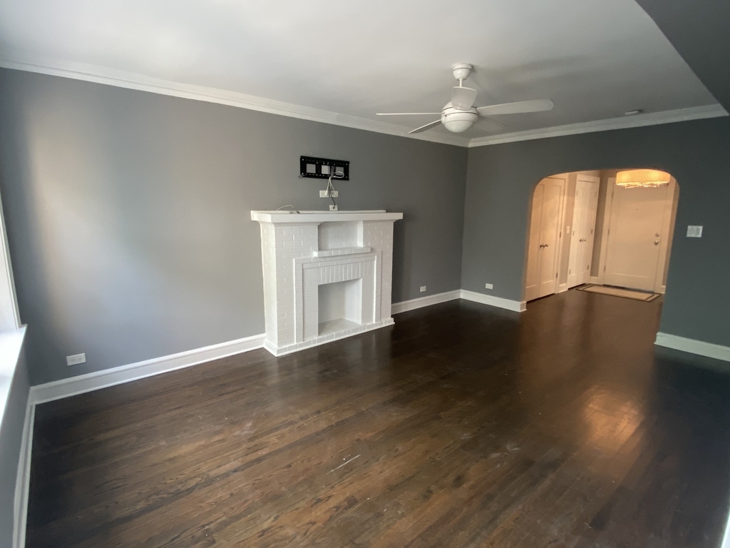 907 West Wrightwood Avenue - Photo 3