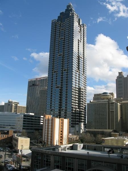 400 W Peachtree Street - Photo 0