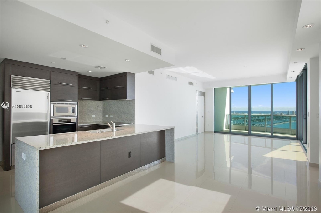 900 Biscayne Blvd - Photo 0