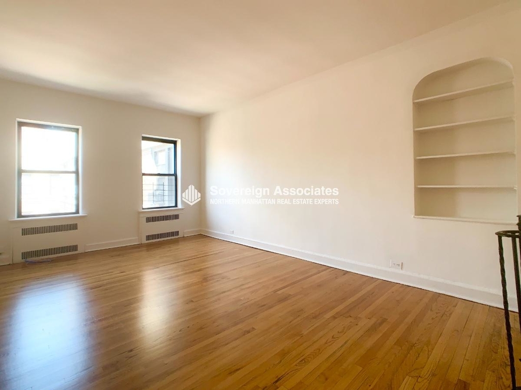 3240 Henry Hudson Parkway East - Photo 0