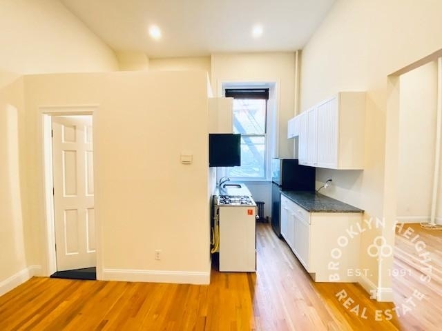 143 Montague Street - Photo 5