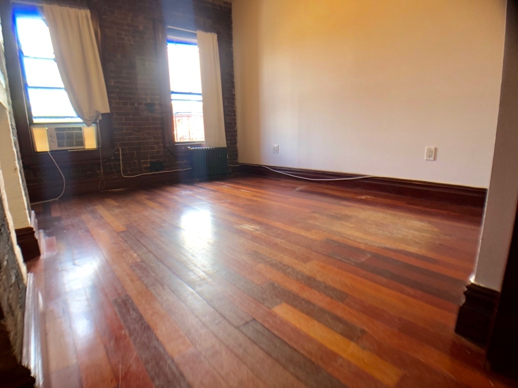 139 1st Avenue - Photo 3