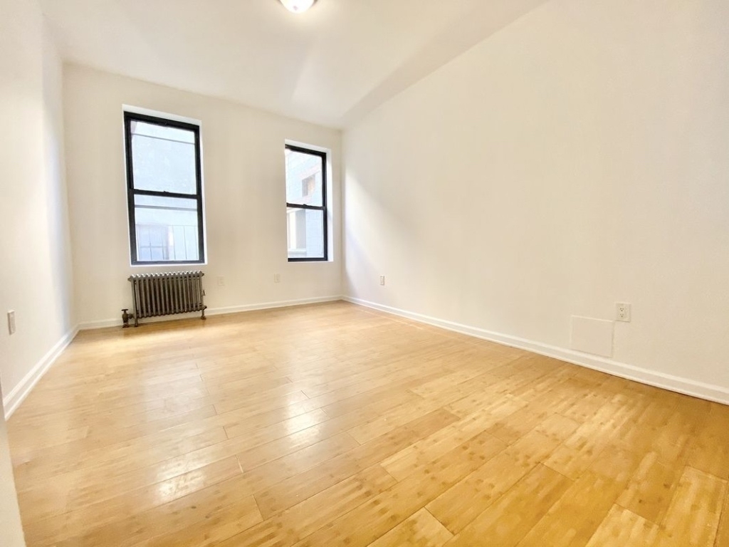 2321 1st Avenue - Photo 3