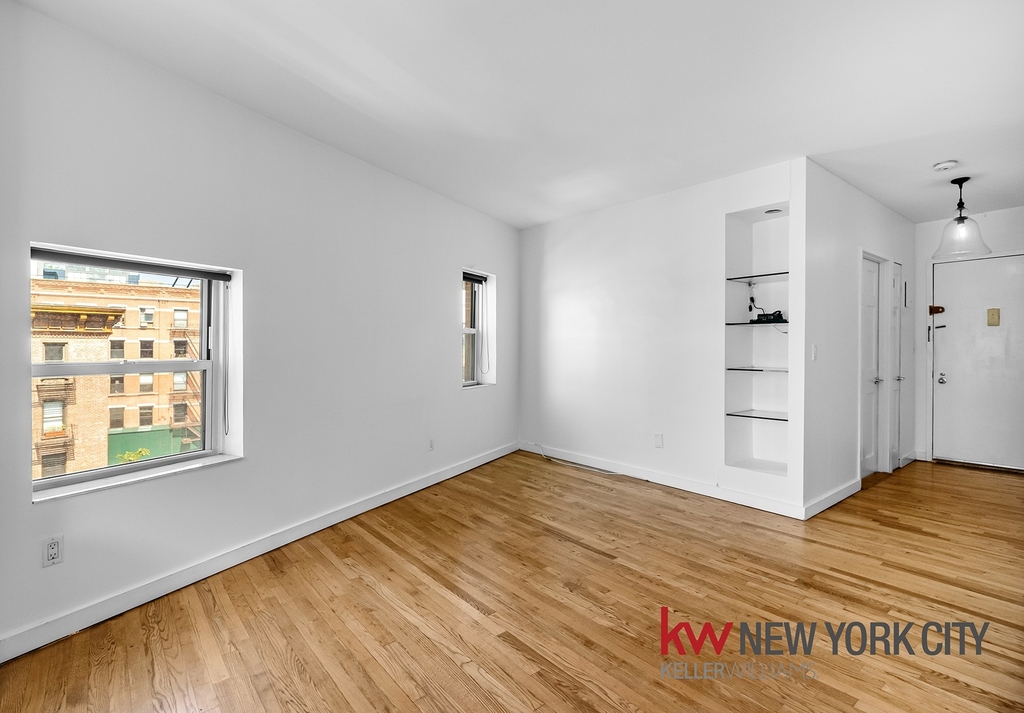 350 West 14th Street - Photo 0