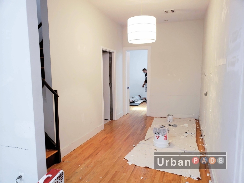 128 Manhattan Avenue - Photo 3