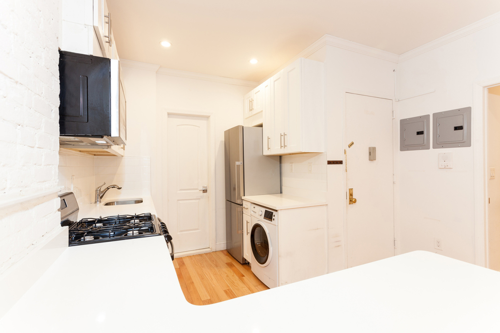 486 East 74th Street - Photo 2