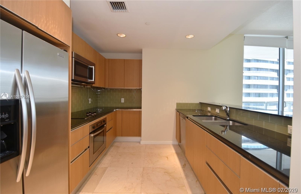 1050 Brickell Ave - Photo 3