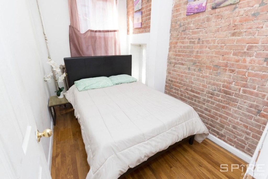 160 East 102nd Street - Photo 3