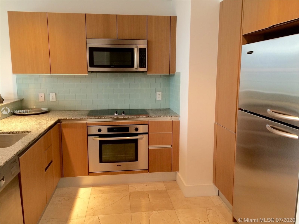 1060 Brickell Avenue - Photo 3