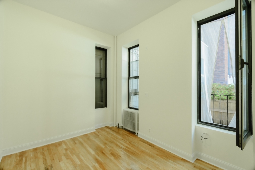 205 East 94th Street - Photo 4