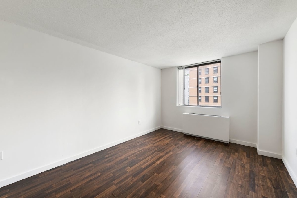 184 Lexington Avenue - Photo 2