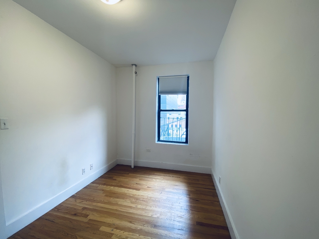 307 East 77  - Photo 4