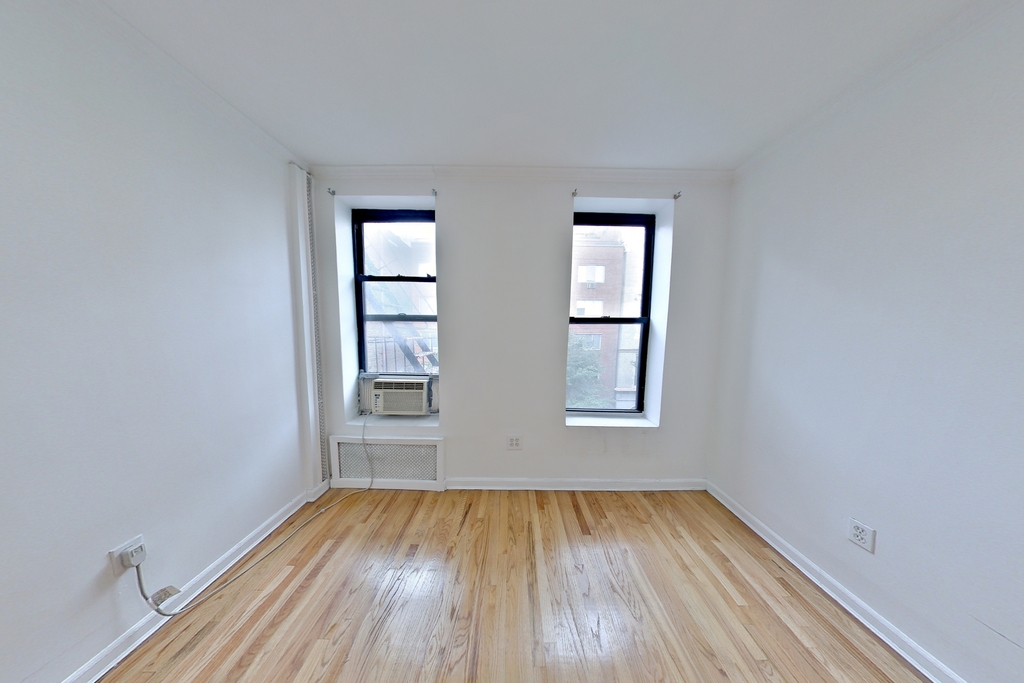 104 Suffolk Street - Photo 3