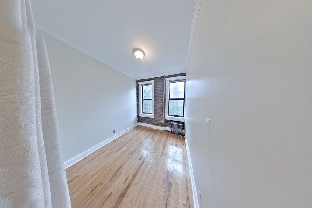 620 East 6th Street - Photo 4