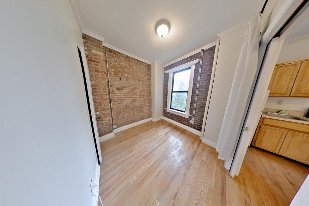 620 East 6th Street - Photo 2