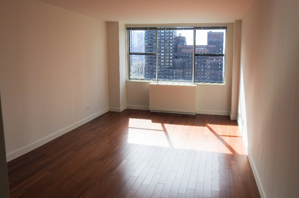 45 West 60th Street - Photo 1