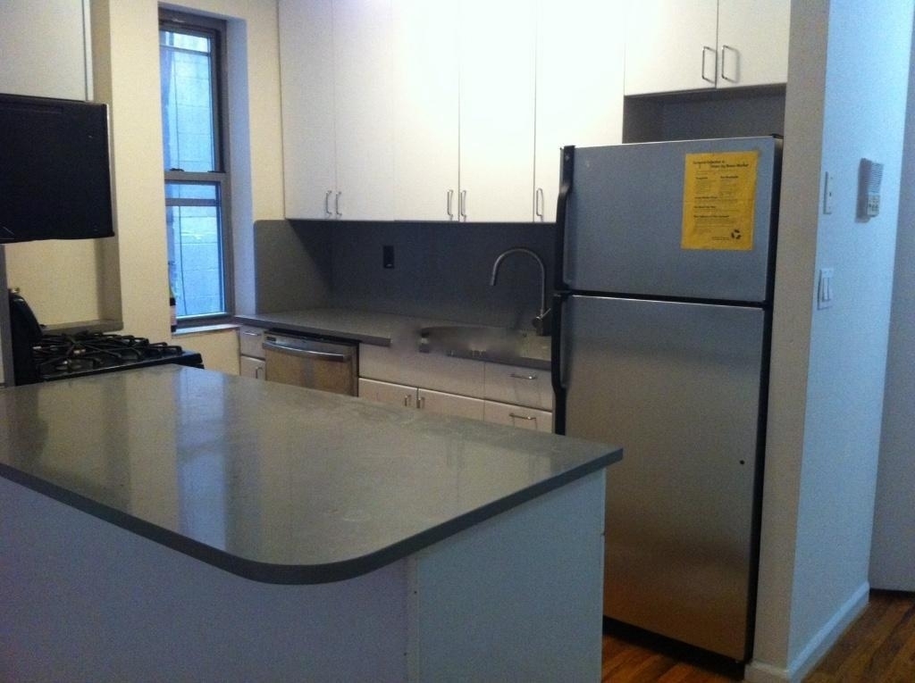 113 EAST 31ST STREET - Photo 1