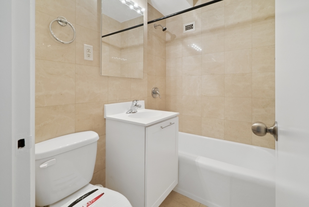 435 East 79th Street - Photo 2