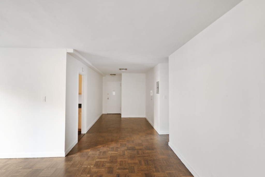 435 East 79th Street - Photo 2